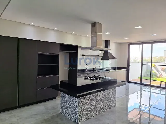 Casa com 312m² 3 quartos e 3 banheiros, à venda ou para alugar, no bairro Vila Capuava em Valinhos