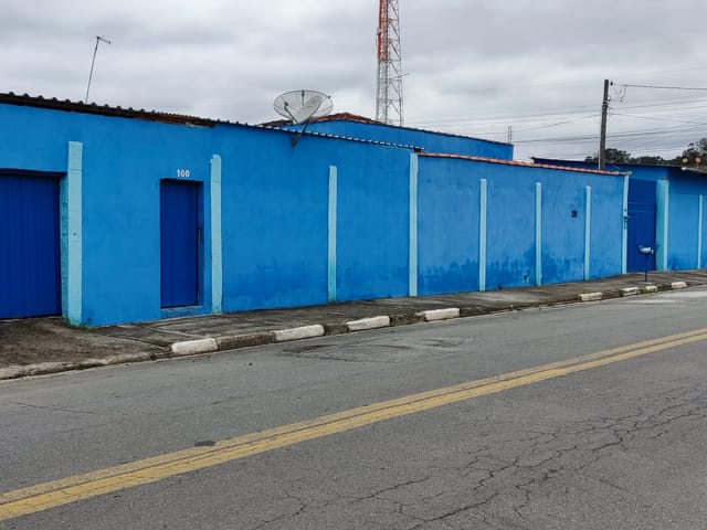 Casa com 304m² 3 quartos e 2 banheiros, à venda, no bairro Residencial Maricá em Pindamonhangaba