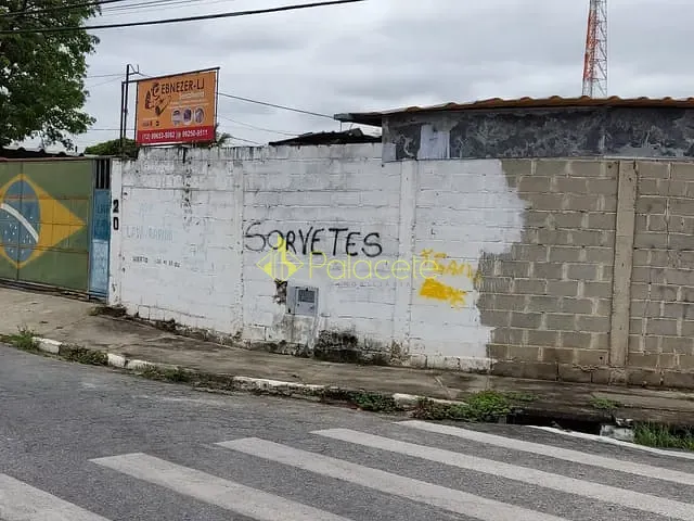 Casa com 304m² 3 quartos e 2 banheiros, à venda, no bairro Residencial Maricá em Pindamonhangaba