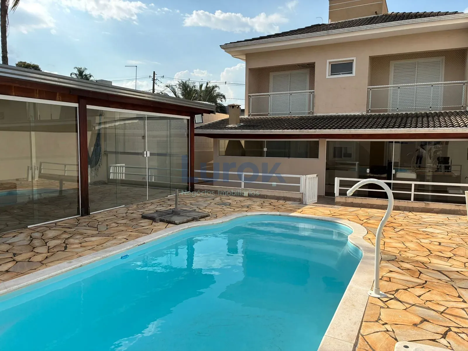 Casa, 3 quartos, 230 m² - Foto 2
