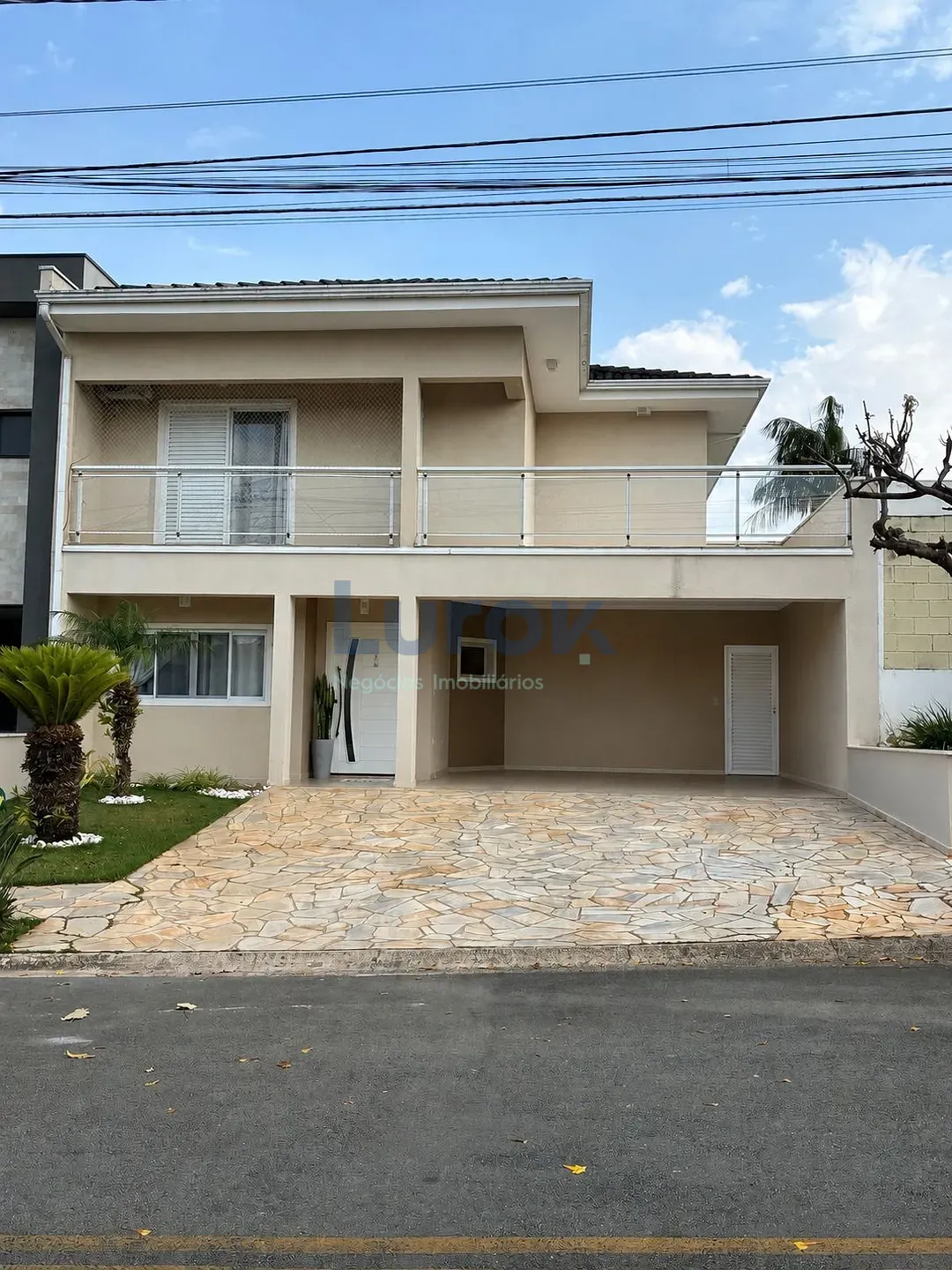 Casa, 3 quartos, 230 m² - Foto 1
