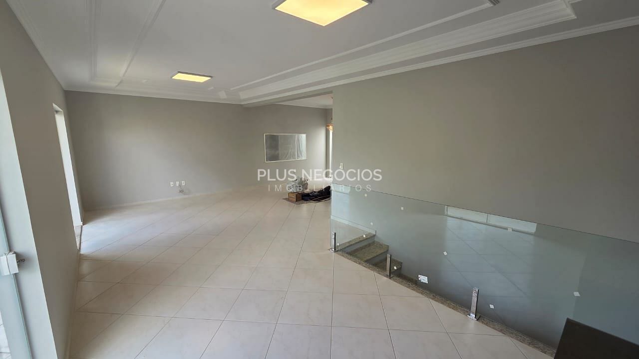 Casa, 3 quartos, 225 m² - Foto 2