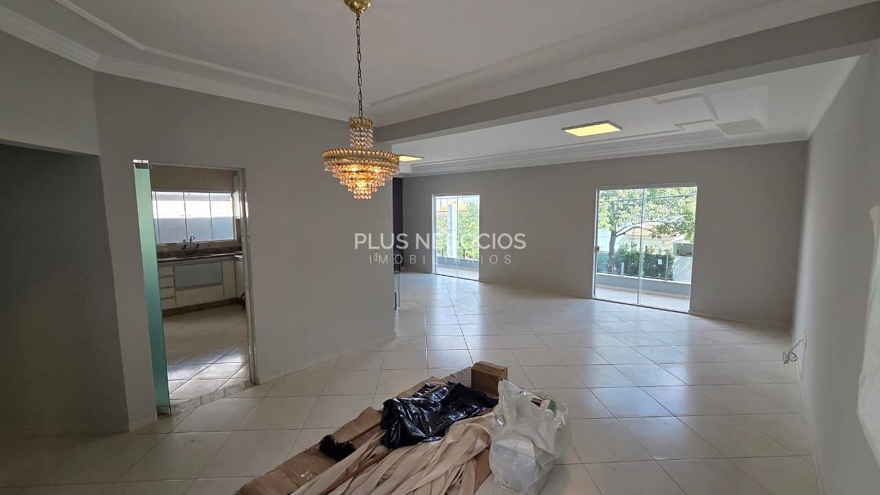 Casa, 3 quartos, 225 m² - Foto 1