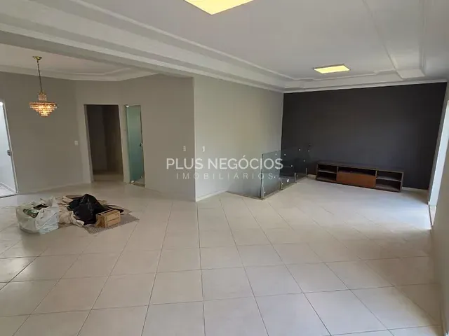 Casa com 250m² 3 quartos e 4 banheiros, à venda, no bairro Condomínio Villa dos Inglezes em Sorocaba