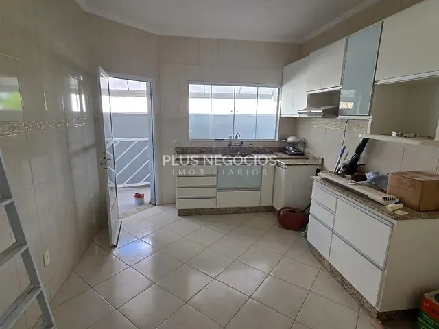 Casa com 250m² 3 quartos e 4 banheiros, à venda, no bairro Condomínio Villa dos Inglezes em Sorocaba
