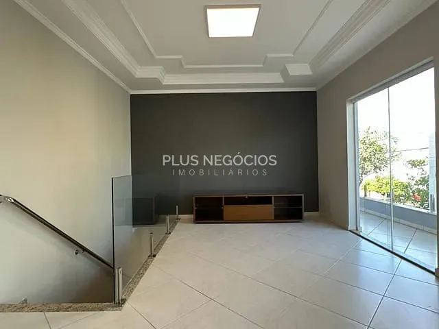 Casa com 250m² 3 quartos e 4 banheiros, à venda, no bairro Condomínio Villa dos Inglezes em Sorocaba