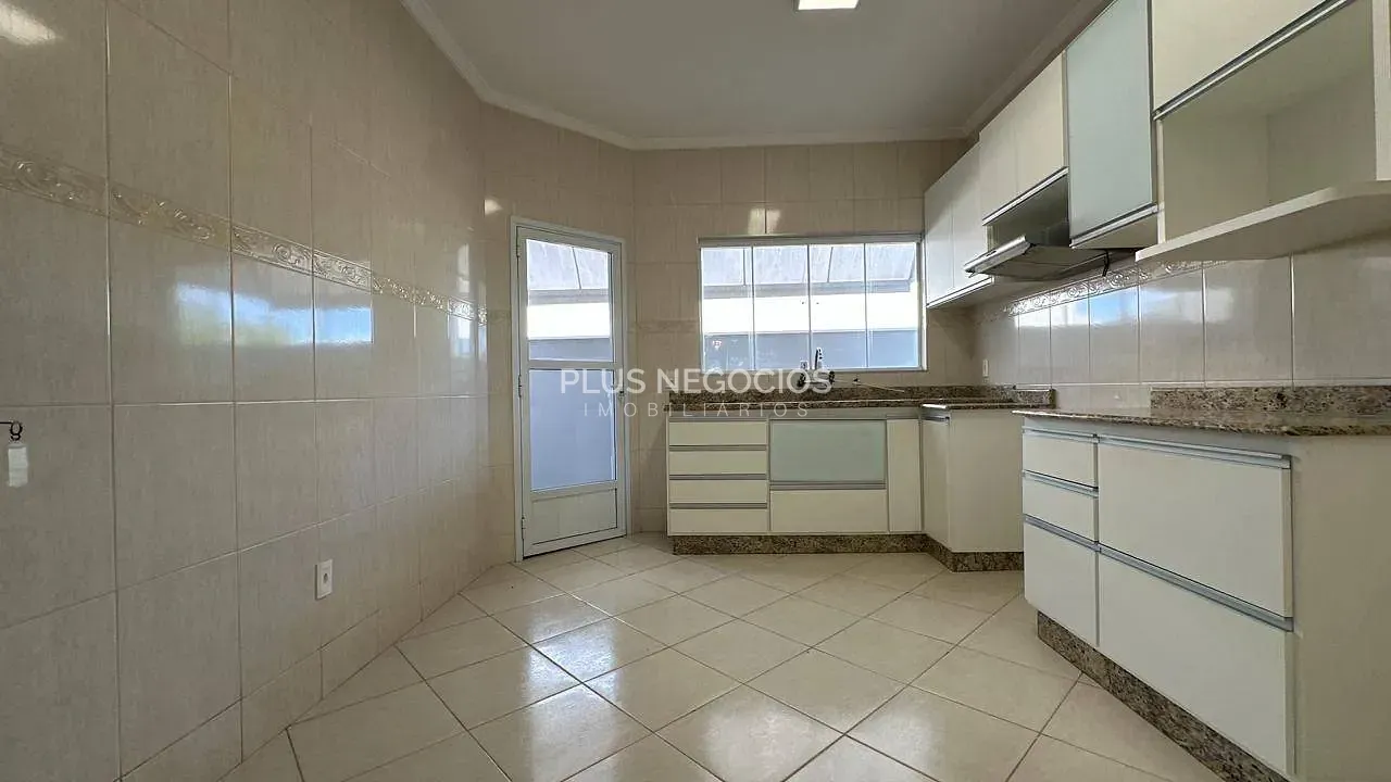 Casa, 3 quartos, 225 m² - Foto 11