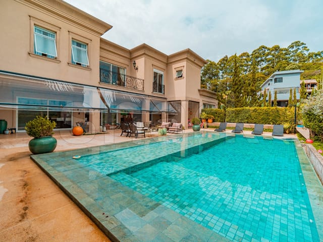 Casa com 1860m² 5 quartos e 8 banheiros, à venda, no bairro Campos do Conde em Barueri