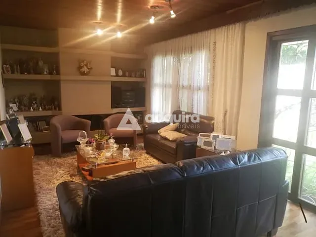 Casa com 240m² 3 quartos e 2 banheiros, à venda, no bairro Estrela em Ponta Grossa