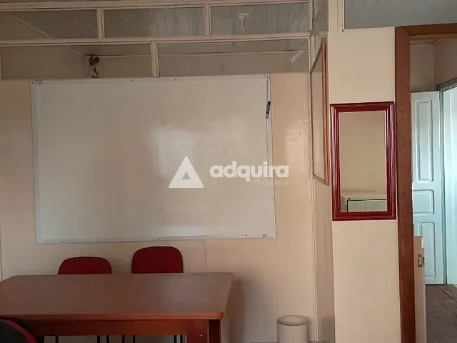Casa à venda, no bairro Centro em Ponta Grossa