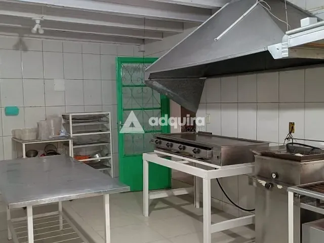 Casa à venda, no bairro Centro em Ponta Grossa