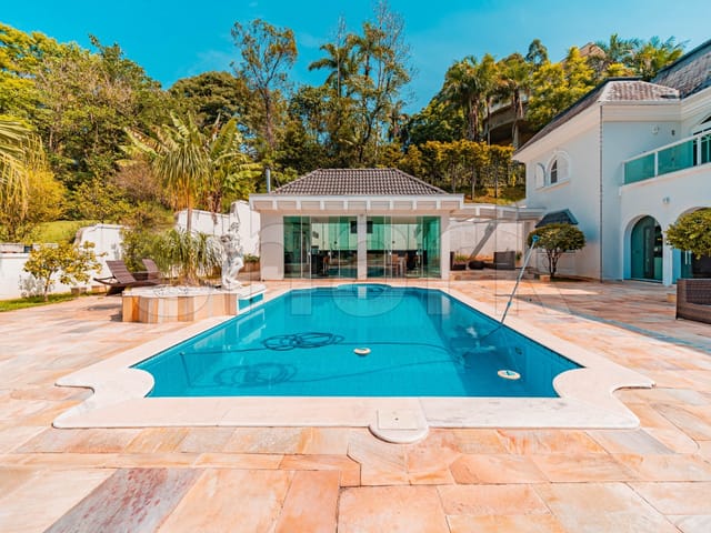 Casa com 1400m² 5 quartos e 7 banheiros, à venda, no bairro Residencial Tamboré em Barueri