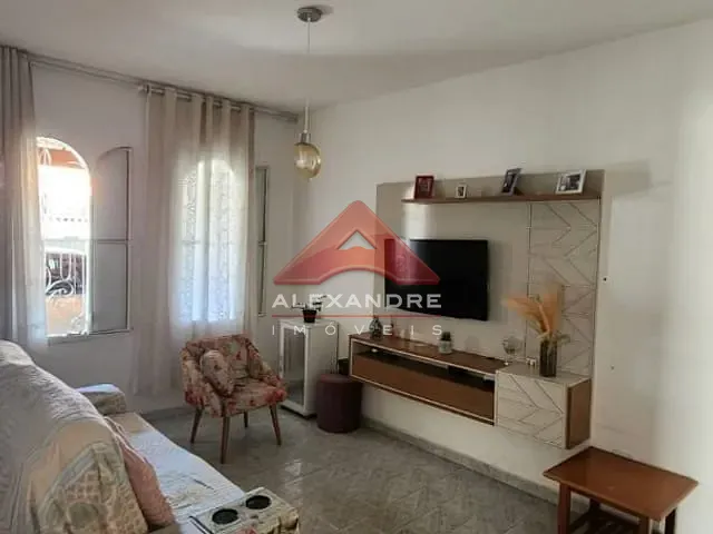Casa com 150m² 2 quartos e 2 banheiros, à venda, no bairro Vila Tesouro em São José dos Campos