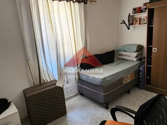 Casa com 150m² 2 quartos e 2 banheiros, à venda, no bairro Vila Tesouro em São José dos Campos