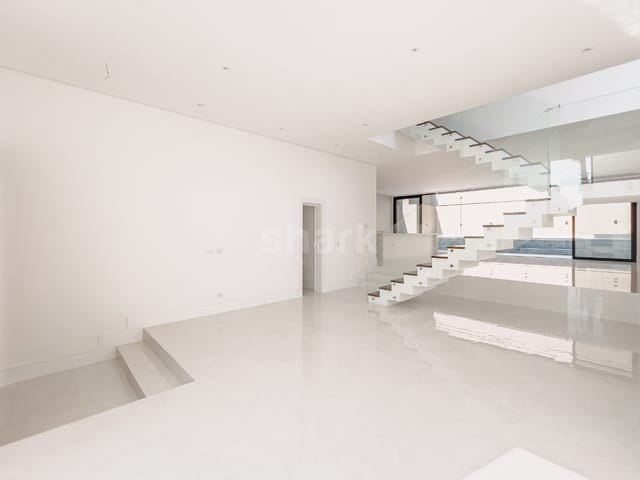 Casa com 420m² 4 quartos e 6 banheiros, à venda ou para alugar, no bairro Alphaville em Santana de Parnaíba