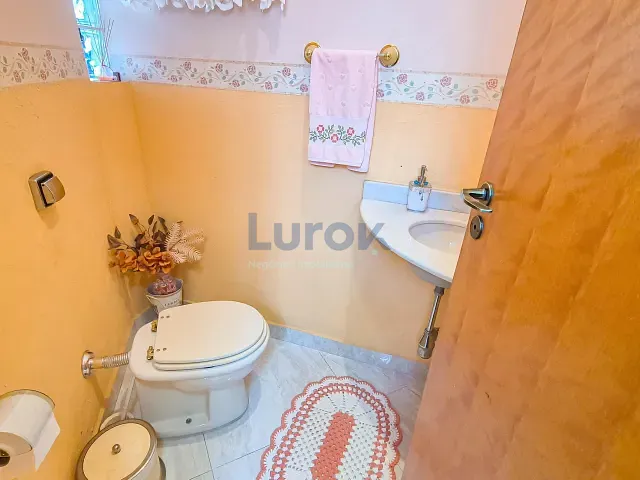 Casa com 207m² 3 quartos e 2 banheiros, à venda, no bairro Lenheiro em Valinhos