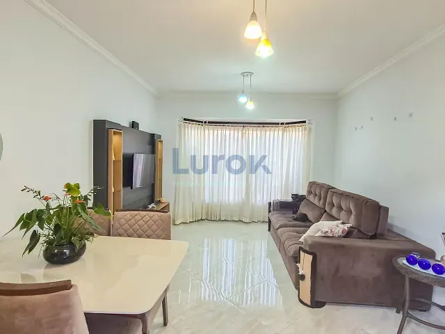 Casa com 207m² 3 quartos e 2 banheiros, à venda, no bairro Lenheiro em Valinhos