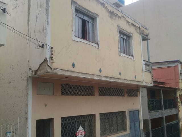 Casa 4 quartos e 6 banheiros, à venda, no bairro Santa Rita em Aparecida