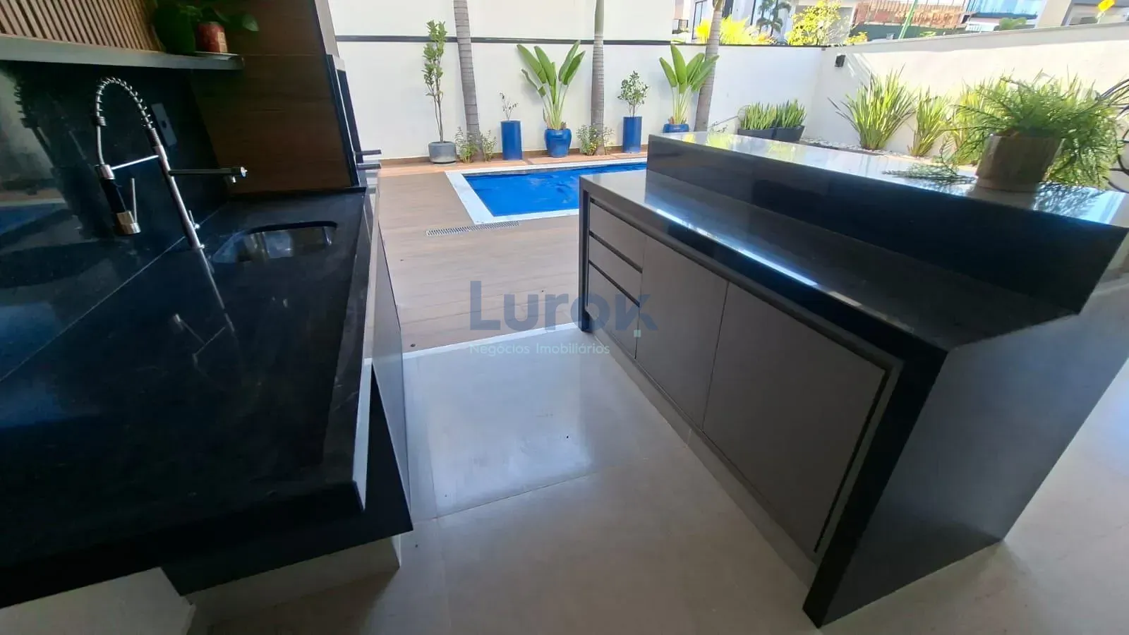 Casa, 3 quartos, 262 m² - Foto 35