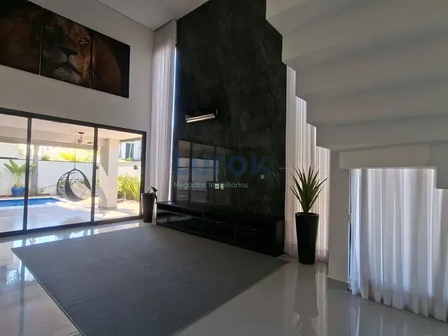 Casa com 308m² 3 quartos e 5 banheiros, à venda ou para alugar, no bairro Roncáglia em Valinhos