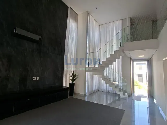 Casa com 308m² 3 quartos e 5 banheiros, à venda ou para alugar, no bairro Roncáglia em Valinhos