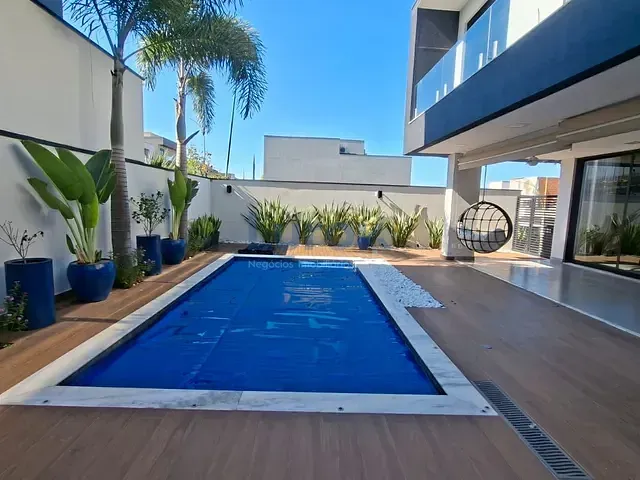 Casa com 308m² 3 quartos e 5 banheiros, à venda ou para alugar, no bairro Roncáglia em Valinhos