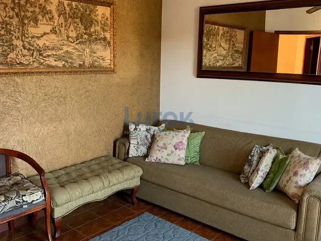 Casa com 300m² 4 quartos e 3 banheiros, à venda, no bairro Vila Nova Valinhos em Valinhos