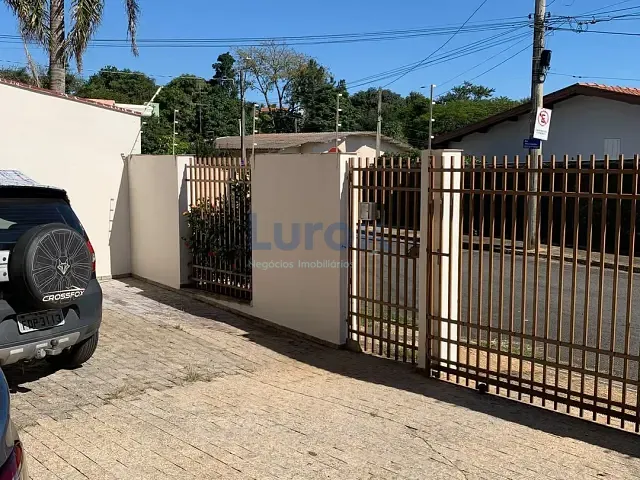 Casa com 300m² 4 quartos e 3 banheiros, à venda, no bairro Vila Nova Valinhos em Valinhos