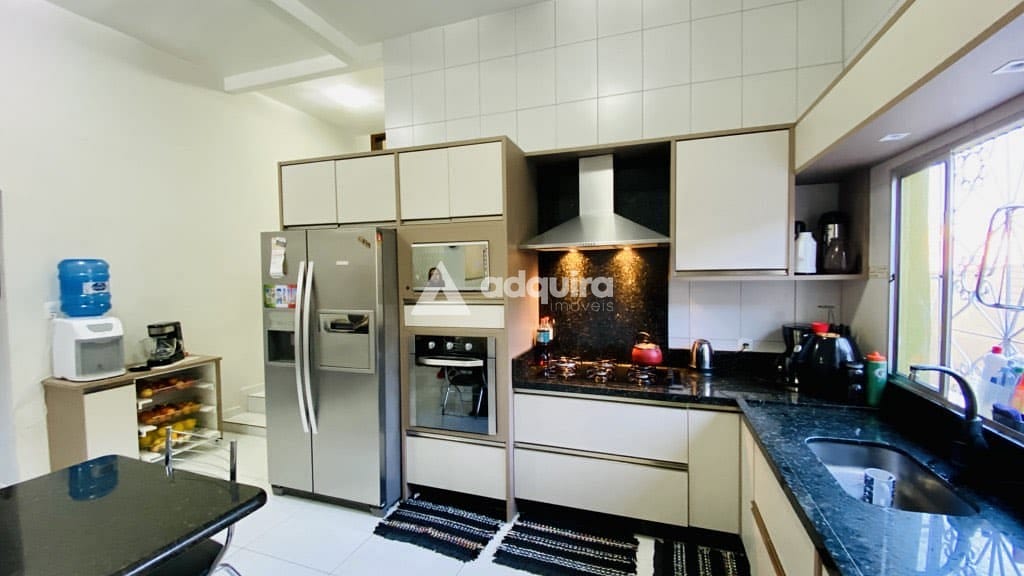 Casa à venda com 5 quartos, 63m² - Foto 4