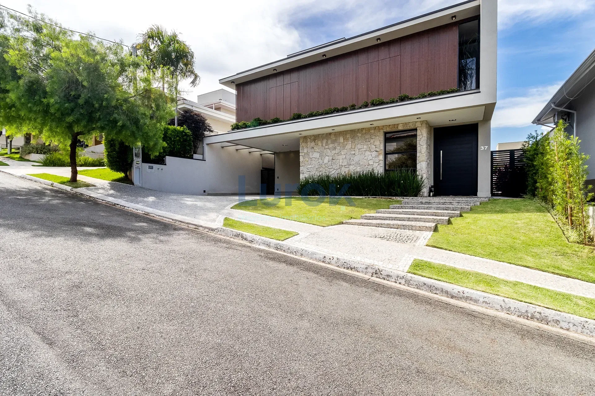 Casa, 4 quartos, 250 m² - Foto 1