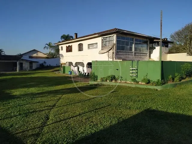 Casa com 3000m² 3 quartos e 2 banheiros, à venda ou para alugar, no bairro Cipó em Embu-Guaçu