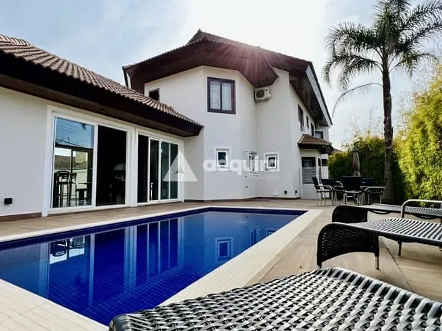 Casa com 520m² 4 quartos e 5 banheiros, à venda, no bairro Orfãs em Ponta Grossa