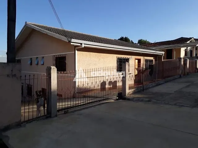 Casa 5 quartos e 2 banheiros, à venda, no bairro Ronda em Ponta Grossa