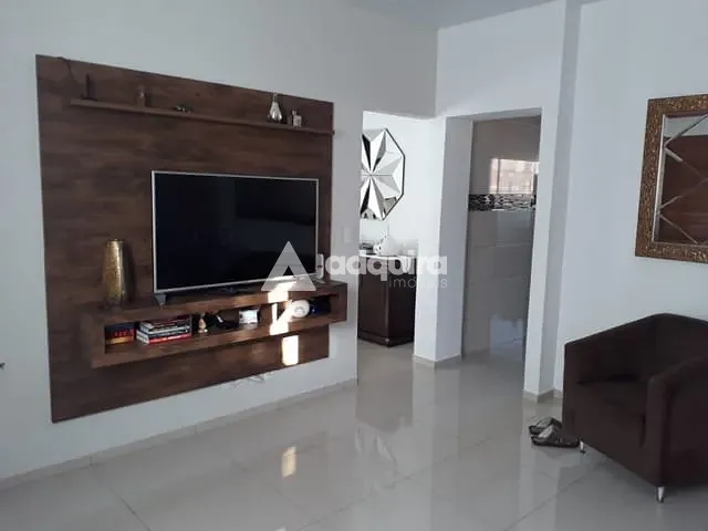 Casa 5 quartos e 2 banheiros, à venda, no bairro Ronda em Ponta Grossa