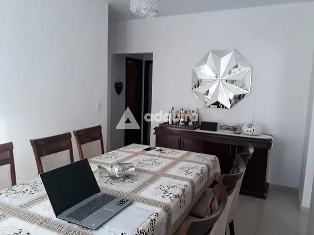 Casa 5 quartos e 2 banheiros, à venda, no bairro Ronda em Ponta Grossa