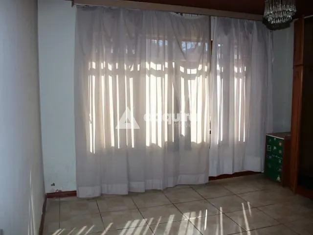 Casa com 495m² 3 quartos e 1 banheiro, à venda, no bairro Jardim Carvalho em Ponta Grossa