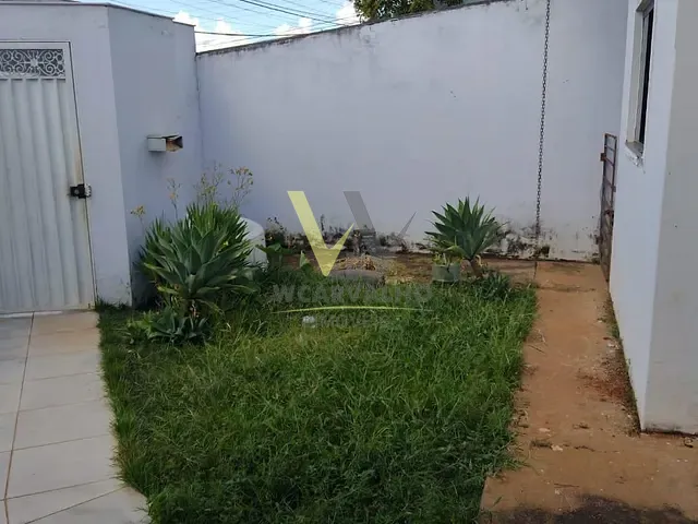 Casa com 300m² 3 quartos e 2 banheiros, à venda, no bairro Jardim dos Ipês em Anápolis