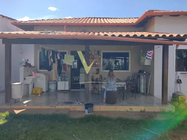Casa com 300m² 3 quartos e 2 banheiros, à venda, no bairro Jardim dos Ipês em Anápolis