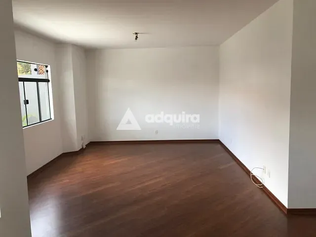 Casa à venda, no bairro Centro em Ponta Grossa
