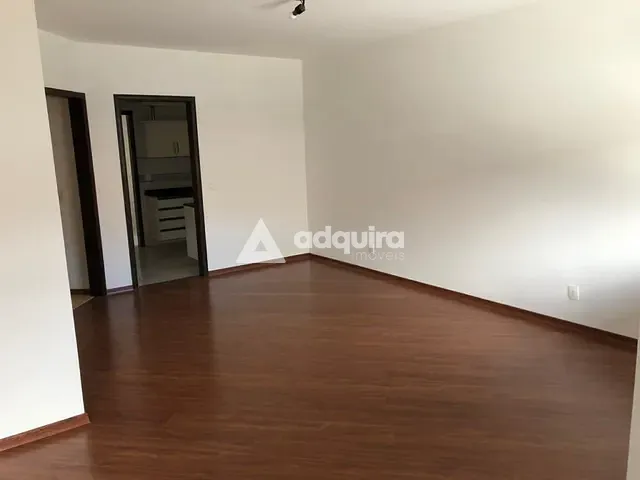 Casa à venda, no bairro Centro em Ponta Grossa