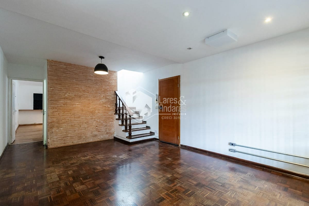 Casa à venda com 4 quartos, 190m² - Foto 2