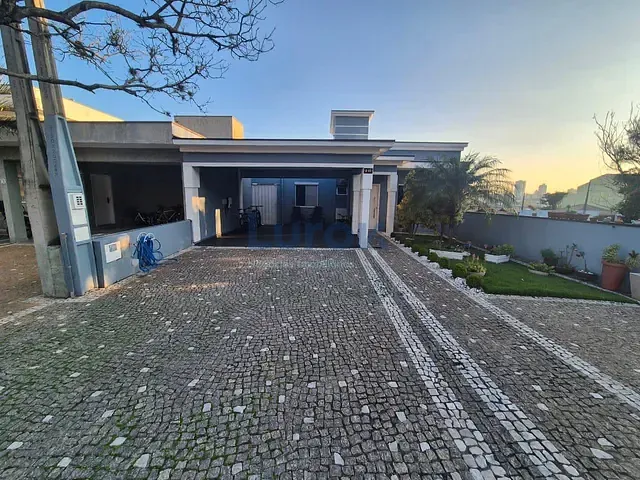 Casa com 330m² 3 quartos e 4 banheiros, à venda, no bairro Jardim Monte Verde em Valinhos
