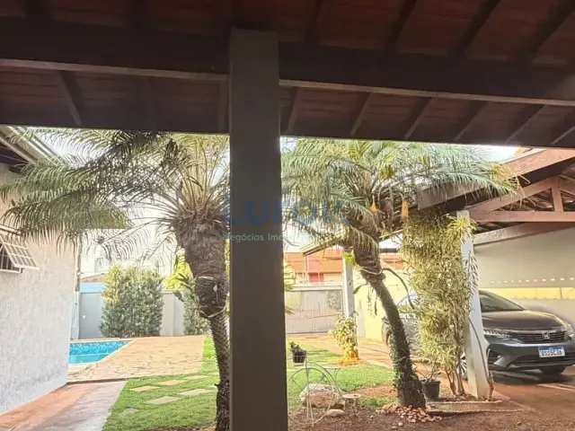 Casa com 300m² 2 quartos e 1 banheiro, à venda ou para alugar, no bairro Jardim Santa Helena em Valinhos