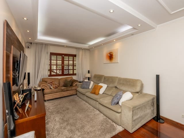 Casa com 180m² 3 quartos e 3 banheiros, à venda, no bairro Vila Marari em São Paulo
