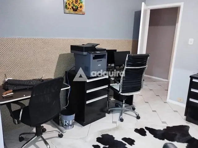 Casa à venda, no bairro Centro em Ponta Grossa
