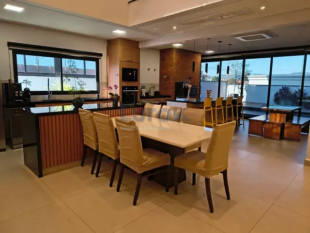 Casa com 301m² 3 quartos e 4 banheiros, à venda, no bairro Vila Pagano em Valinhos