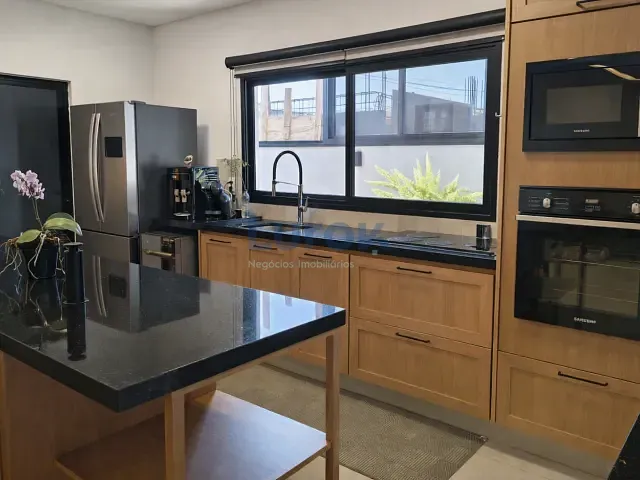 Casa com 301m² 3 quartos e 4 banheiros, à venda, no bairro Vila Pagano em Valinhos