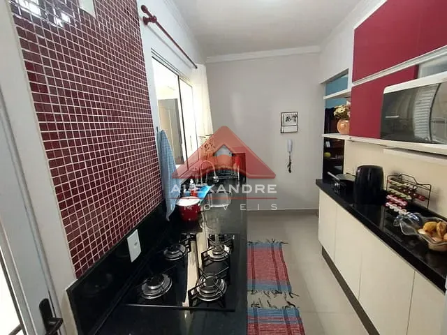 Casa com 160m² 3 quartos e 2 banheiros, à venda, no bairro Eugênio de Melo em São José dos Campos