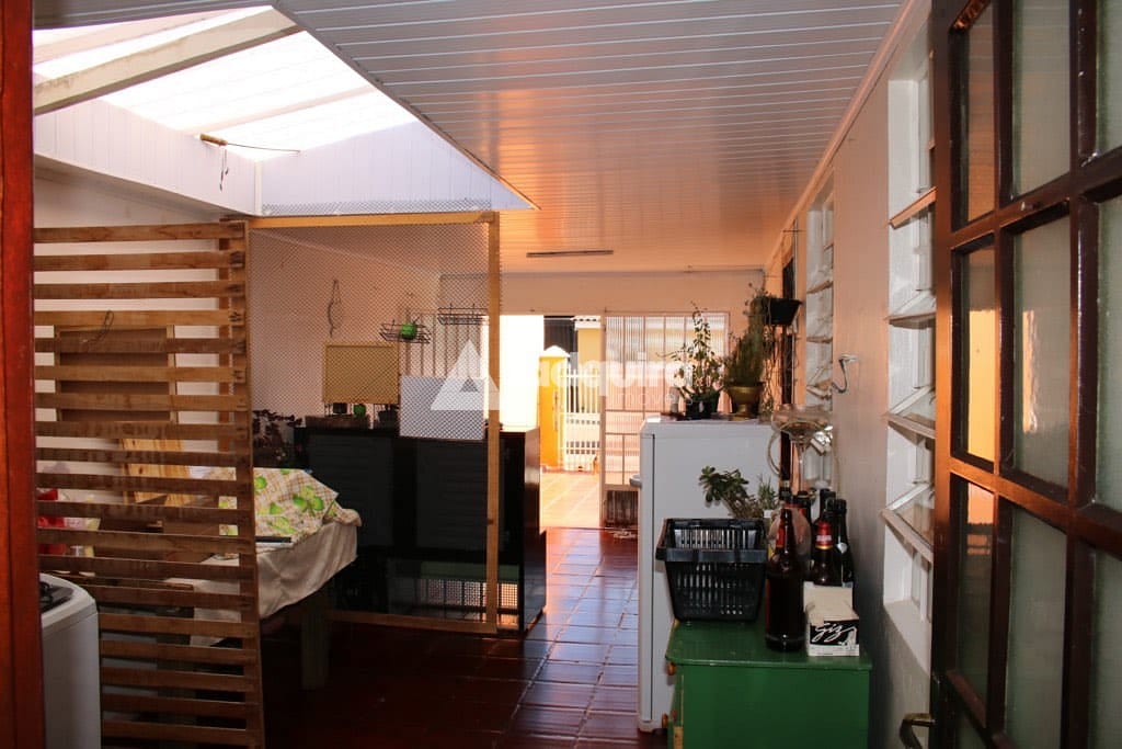 Casa à venda com 4 quartos, 128m² - Foto 3
