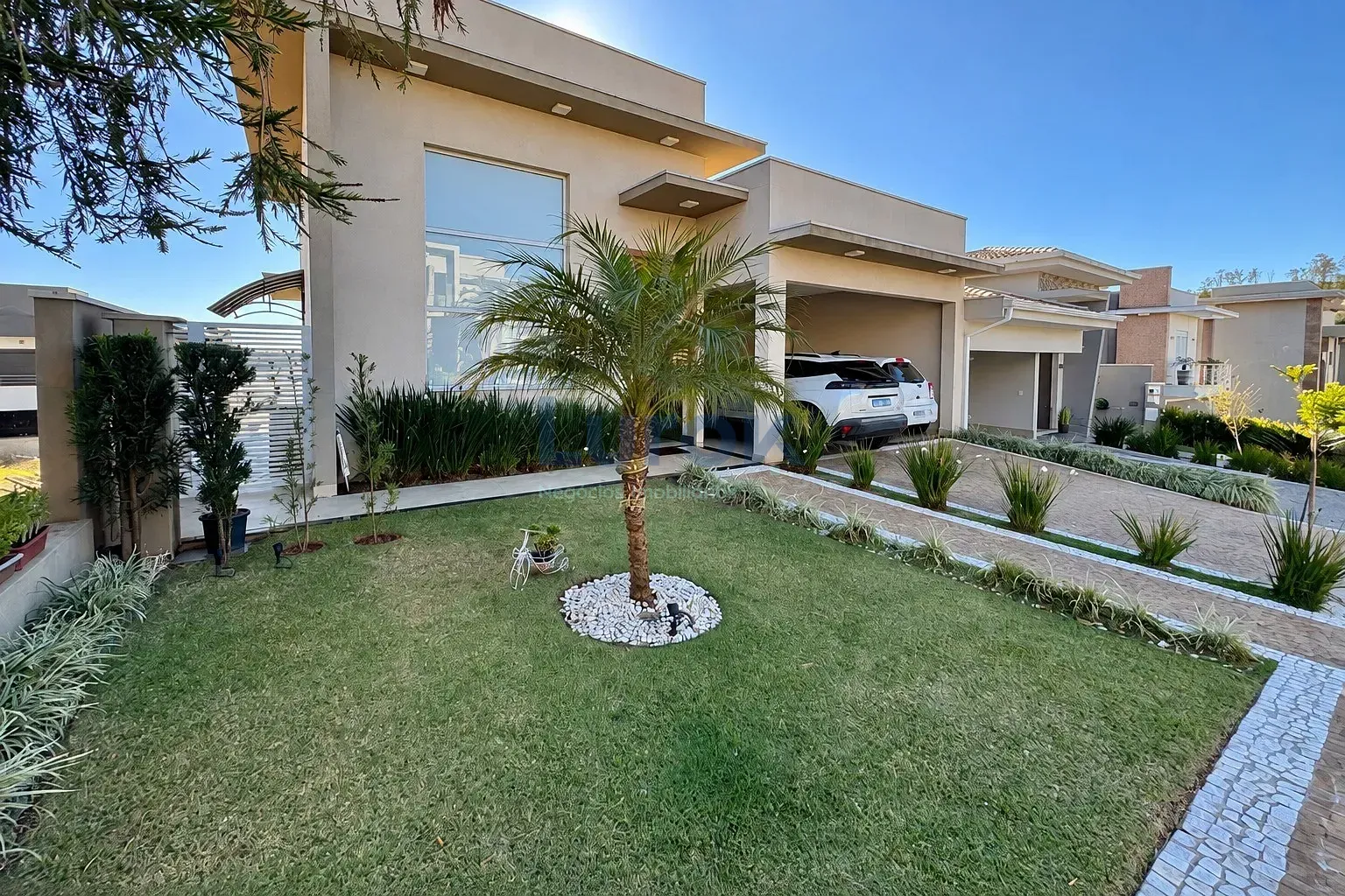 Casa, 3 quartos, 211 m² - Foto 1